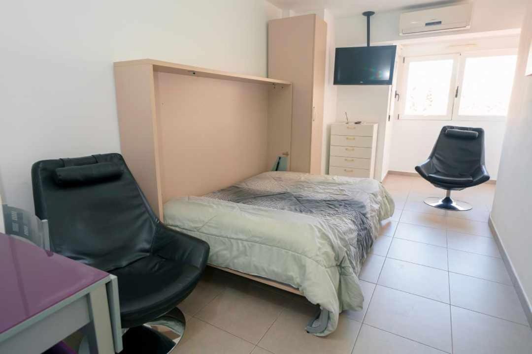 Apartamentos Doctor Clara Castellón de la Plana Rum bild